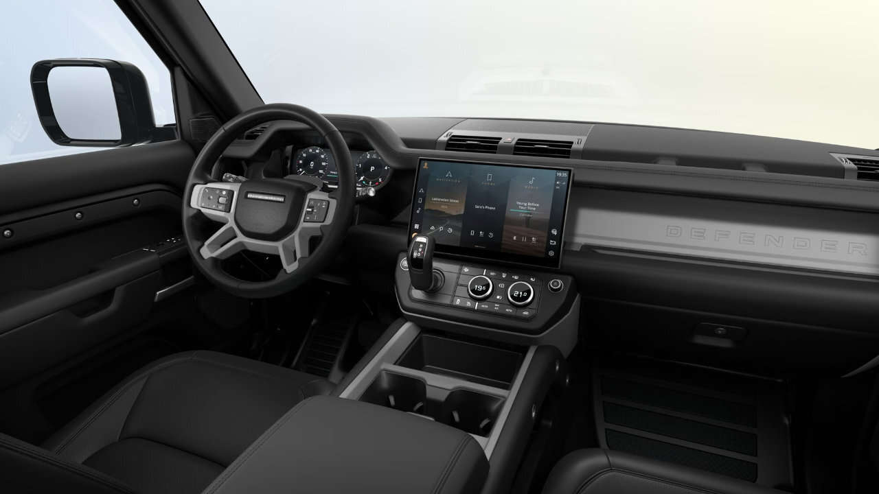 LAND ROVER DEFENDER 90 DIESEL 3.0 D250 Hard Top X-Dynamic HSE Auto [3 Seat]